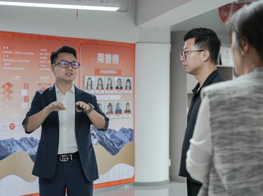 强强联手，共探新机遇 | 巨懂车副总裁带队莅临膜一姐参观交流
