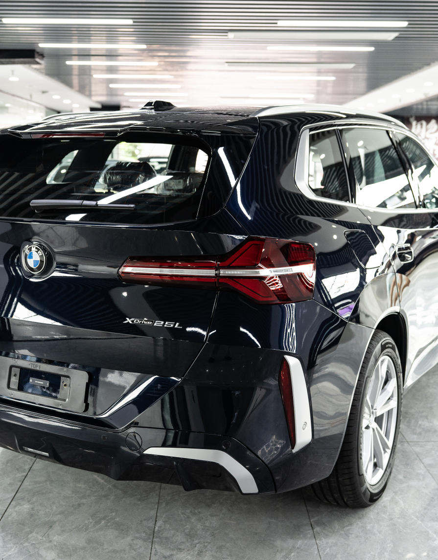 宝马X5漆面保护膜首选隐形车衣，抗黄变又增亮