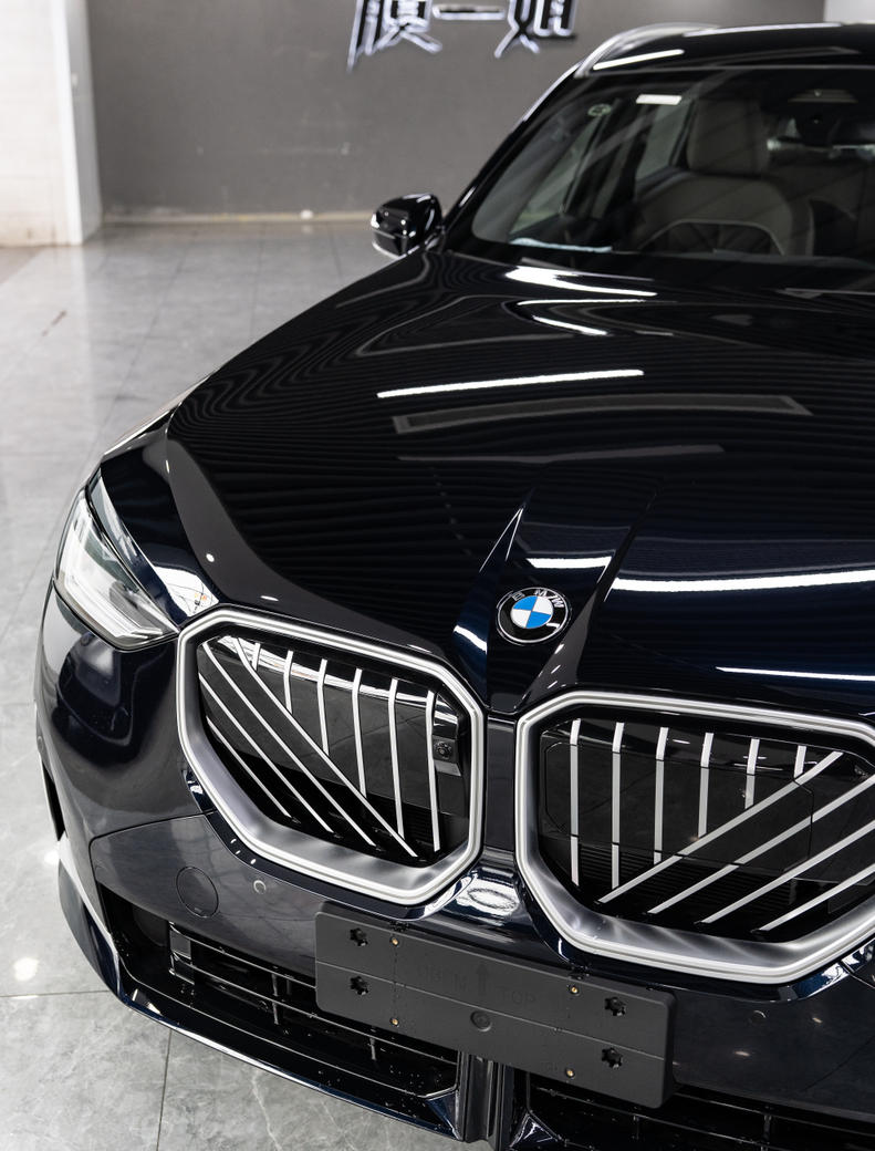 宝马X5漆面保护膜首选隐形车衣，抗黄变又增亮