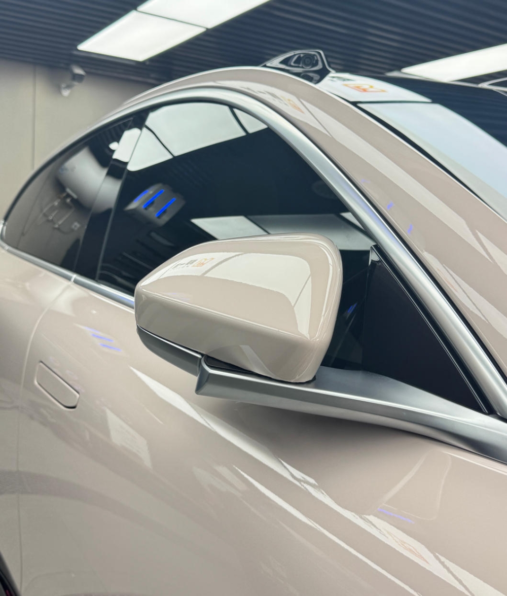 蔚来ET5改色膜推荐：镜空粉既显个性又不张扬