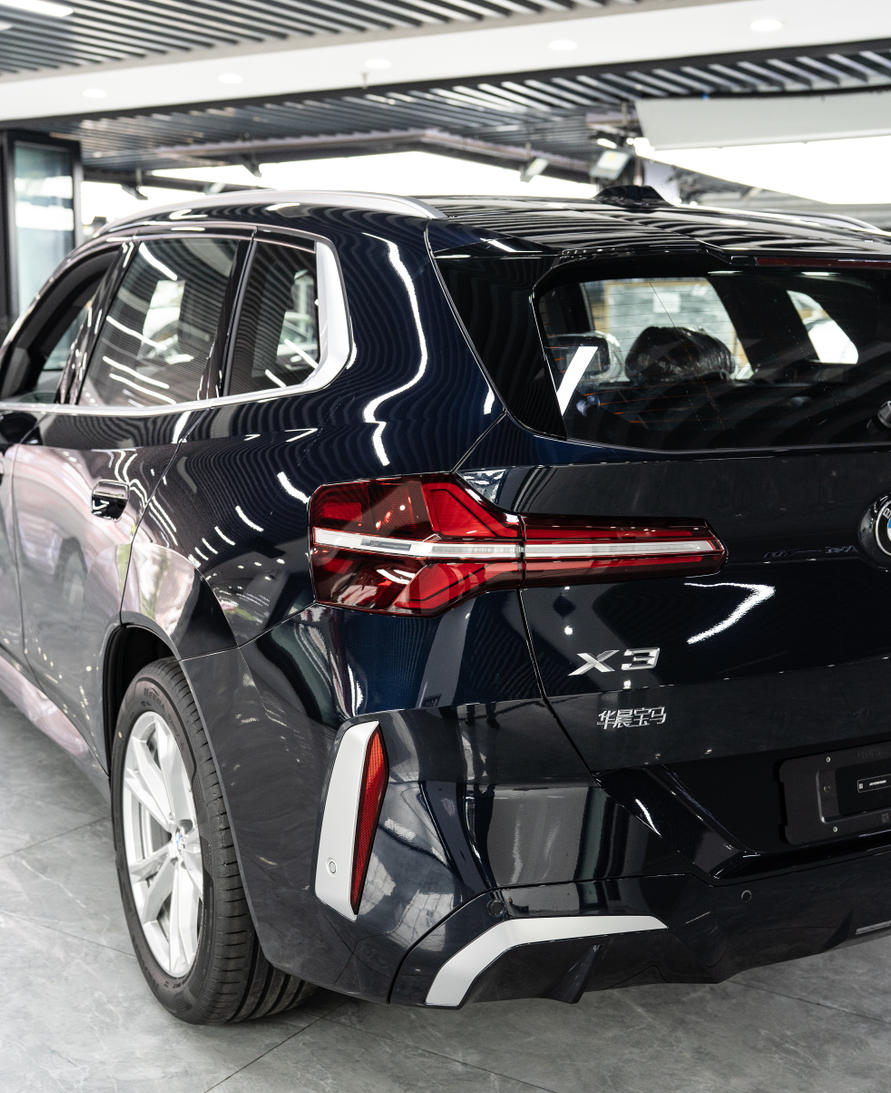 宝马X5漆面保护膜首选隐形车衣，抗黄变又增亮