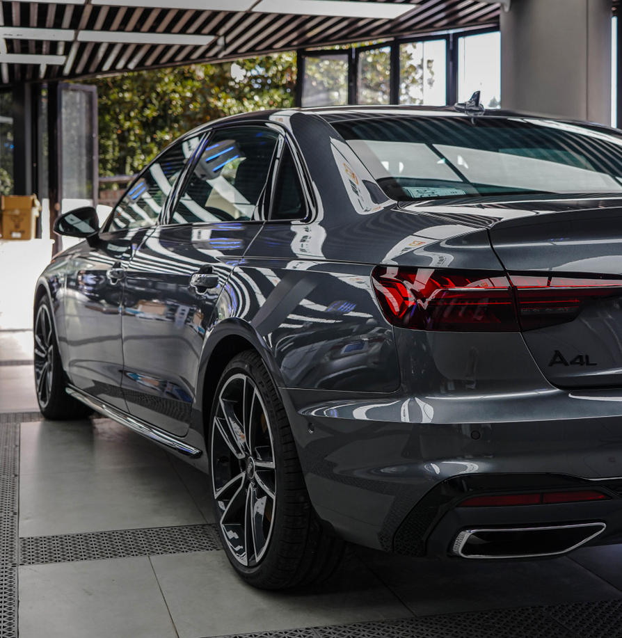 奥迪A4L隐形车衣实拍分享：全方位展现TPU隐形车衣防护实力