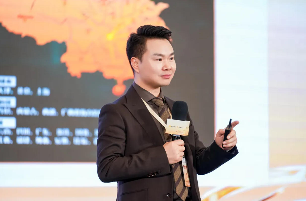 膜一姐获巨懂车2025年度汽服商家生意增长大会颁发 “卓越经营奖”