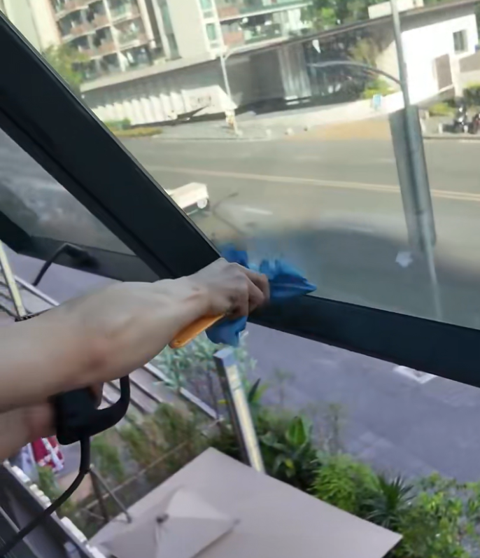 夏天家里像蒸笼?贴膜一姐建筑窗户隔热膜防晒又隔 夏天家里像蒸笼?贴膜一姐建筑窗户隔热膜防晒又隔
